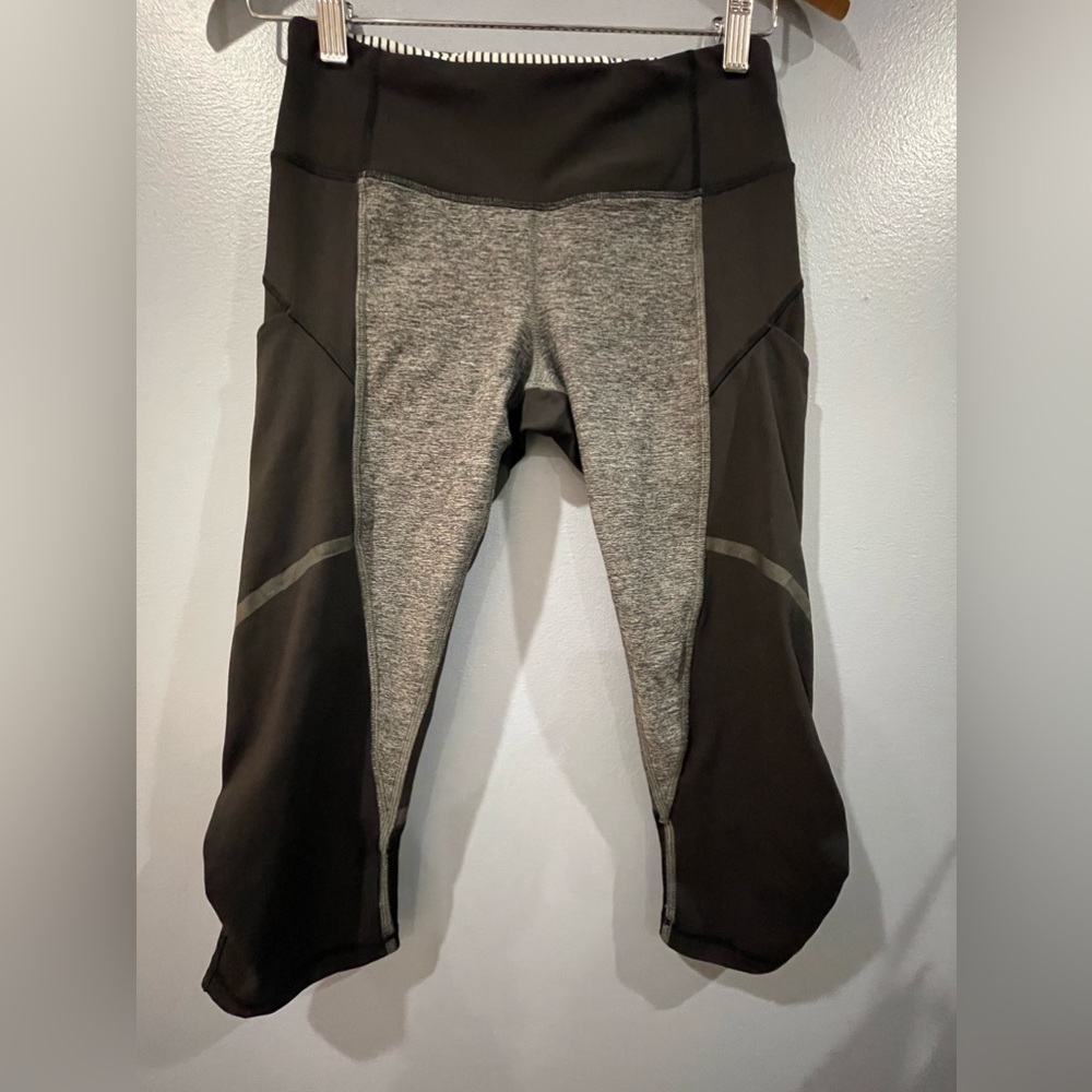 Lululemon Black & Heather Gray Cropped Women’s Leggings Size 4 Small